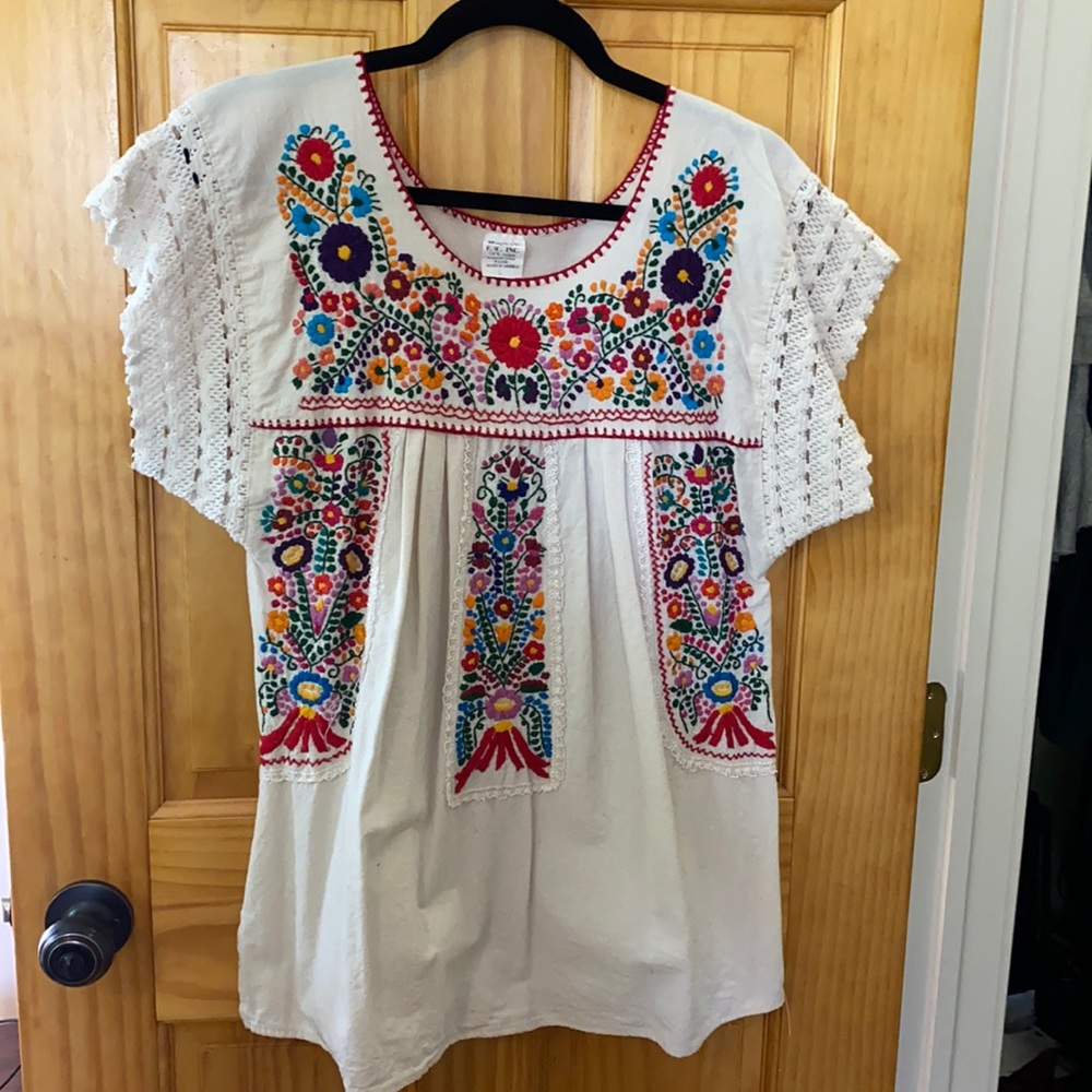 embroidered floral shirt sleeve shirt